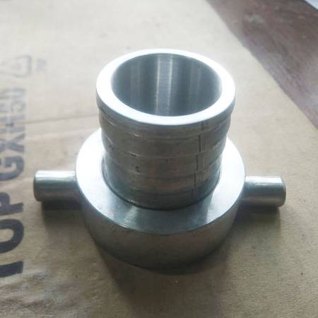 NEPEL SELANG ALUMINIUM 1,5'' x 1,5 '' drat dalam